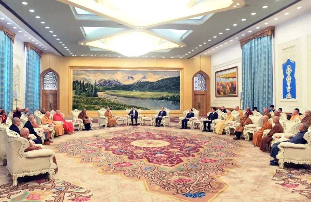 关注｜王沪宁会见纪念中国佛教协会成立70周年座谈会代表