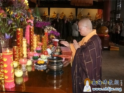 海口泰华庵住持成道法师主法、拈香