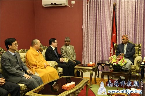 中方一行受到尼泊尔总统亚达夫的亲切接见 摄影:顿俊