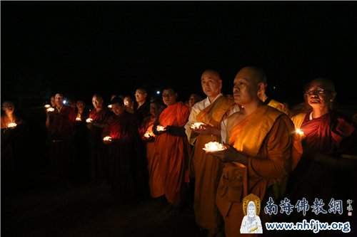 为世界和平、为人类安乐祈福 摄影:顿俊