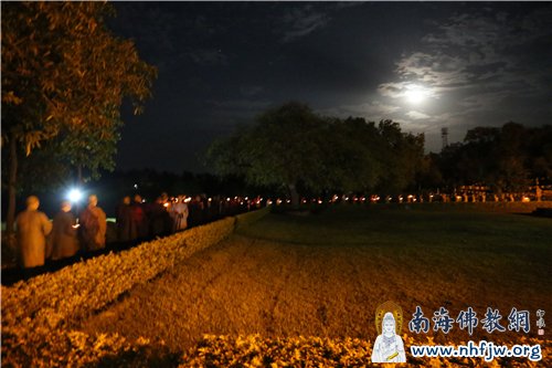 今夜月色分外明 摄影:顿俊