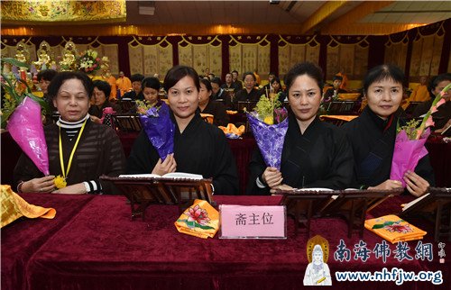 经堂内,斋主位 摄影:常安