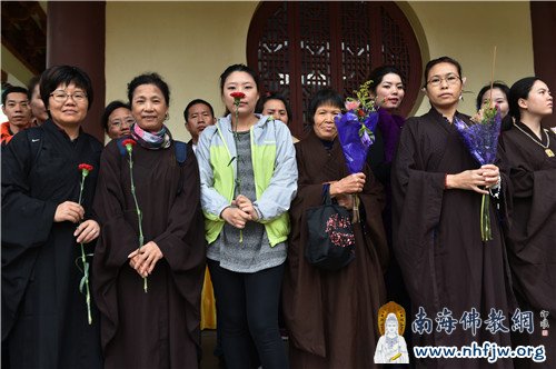 参加仪式,法喜充满的居士们 摄影:常安