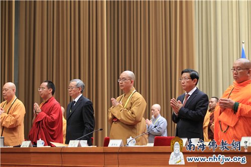 大会在庄严的《三宝歌》中闭幕(摄影:姚勇)
