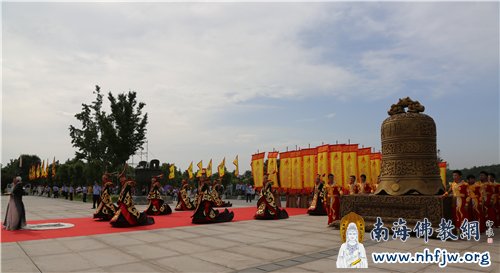奉祀方阵入场 摄影:顿俊