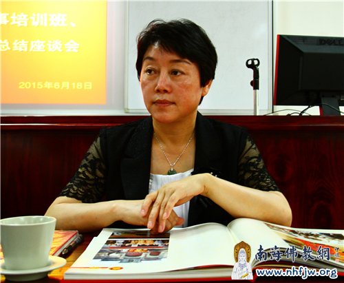 湖北咸宁市民宗局局长蓝琼出席座谈会并发言