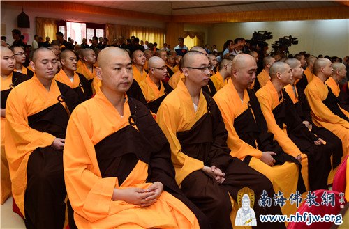 学院首届毕业生 摄影:常安