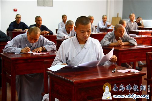 答题前仔细检查试卷
