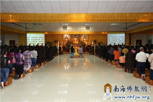 观音成道日,弘法寺在经堂举行《大悲忏》法会