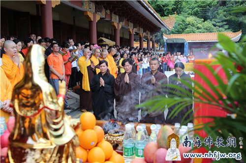 放生法会功德主为物命求哀忏悔