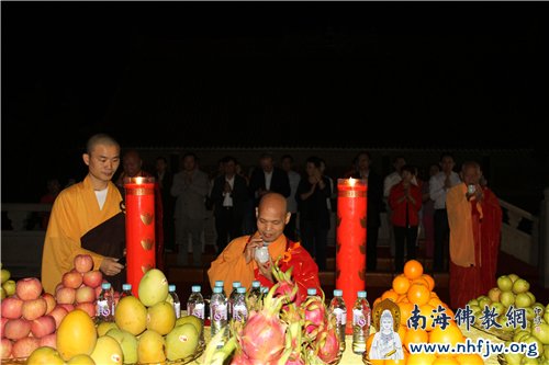 主法法师礼请杨枝净水
