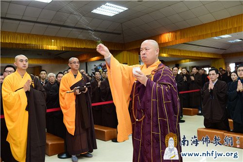 印顺大和尚洒净 摄影:常安