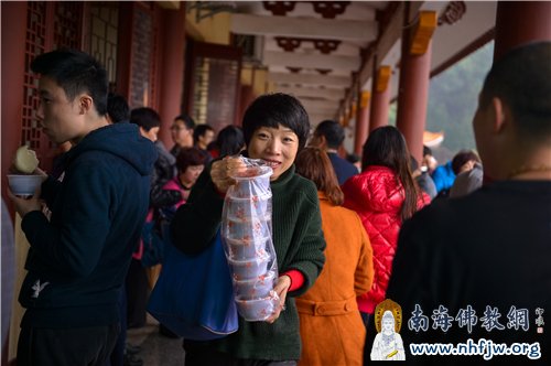 带“福”回家 摄影:马志