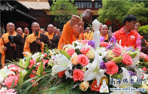 灌沐悉达多太子像